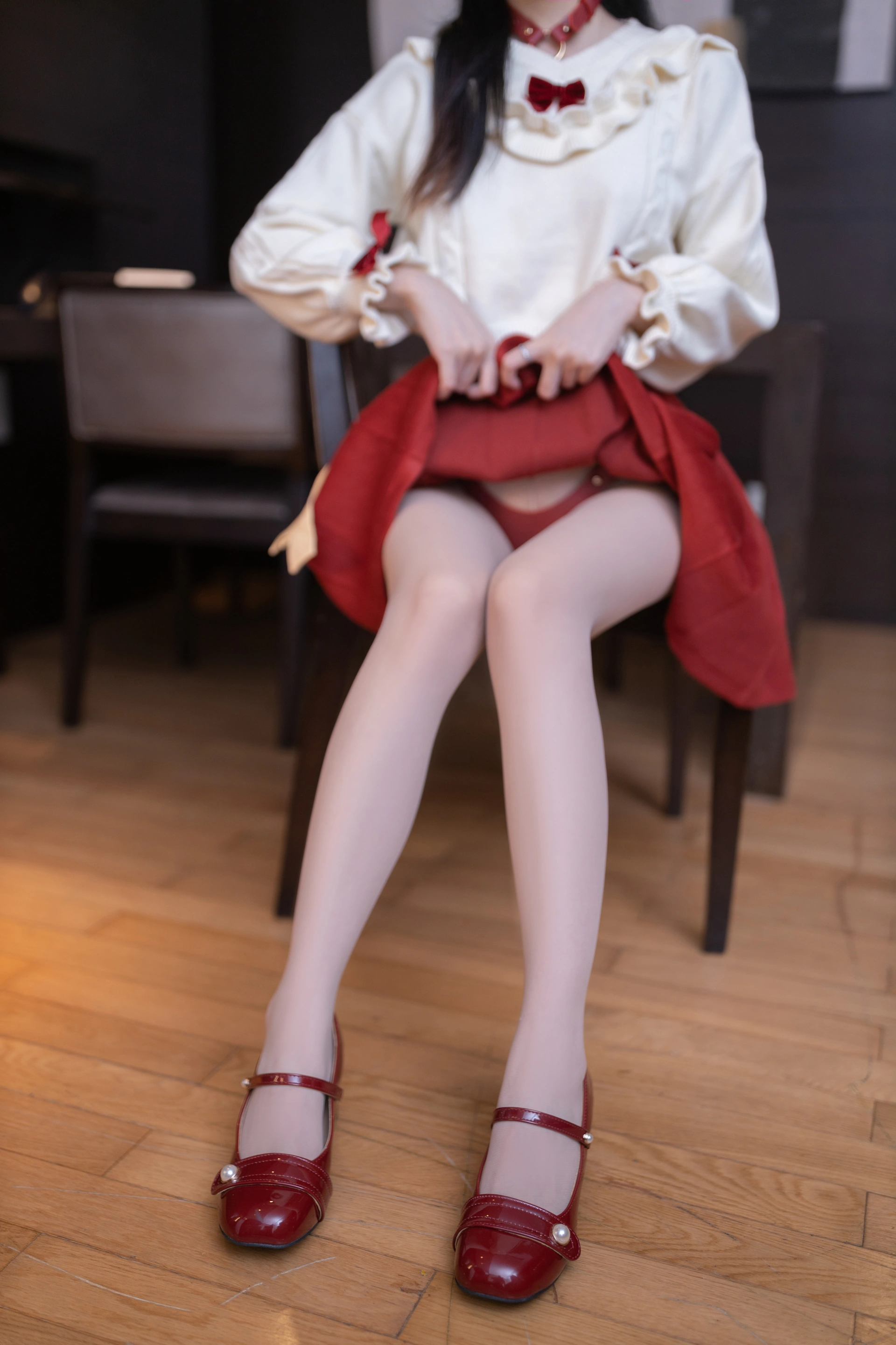 023.谢小蒽 – 内购无水印新年特写 红色束缚 1